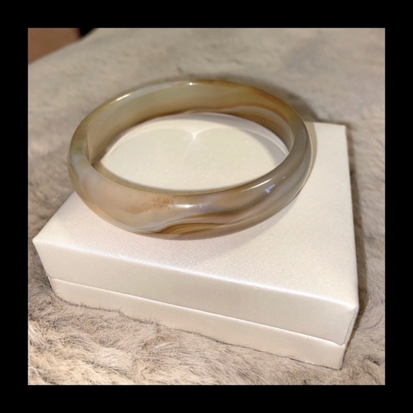 GENUINE Brown & White Banded Brazilian Agate Gemstone Bangle Bracelet 8.5” 8mm - Picture 2 of 5